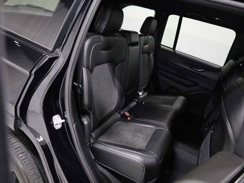 Used 2024 Jeep Grand Cherokee Altitude AWD/4WD image 33