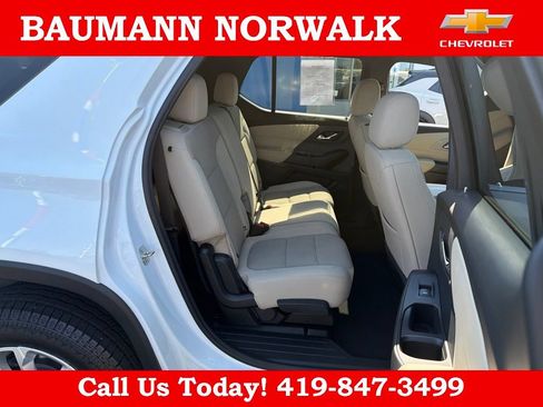 Used 2022 Chevrolet Traverse LS FWD image 47