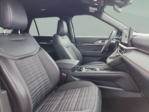 New 2025 Ford Explorer ST-Line w/ Premium Package image 19