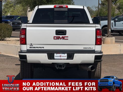 Used 2018 GMC Sierra 2500 Denali w/ Duramax Plus Package AWD/4WD image 7