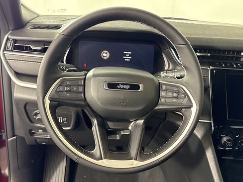 New 2025 Jeep Grand Cherokee Altitude w/ Trailer Tow Package image 16