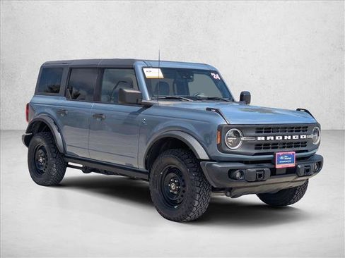 Used 2023 Ford Bronco Black Diamond AWD/4WD image 3