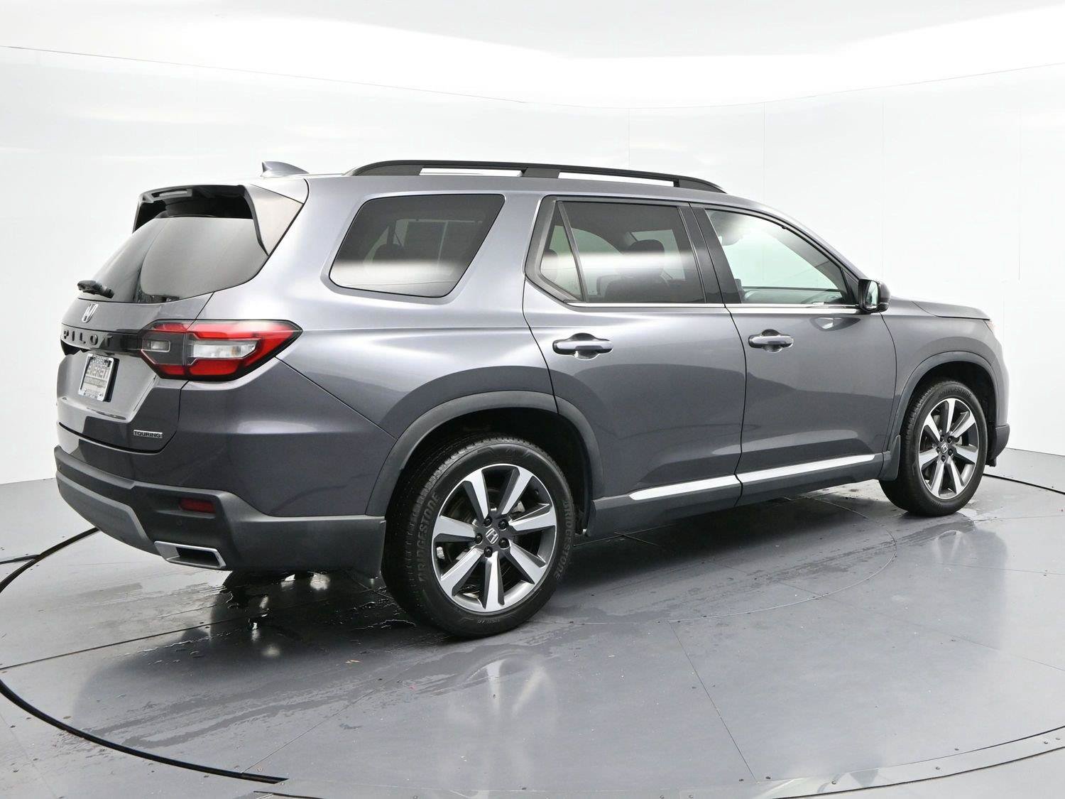 Used 2024 Honda Pilot Touring image 7
