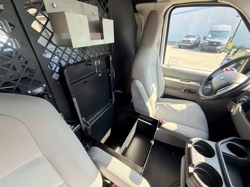 Used 2013 Ford E-150 and Econoline 150 image 25