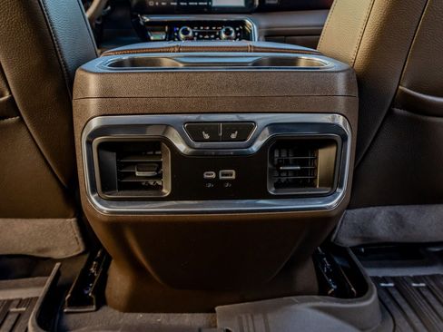 Used 2024 GMC Sierra 2500 Denali w/ Denali Reserve Package image 33