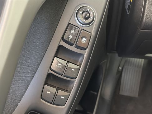 Used 2015 Hyundai Elantra SE w/ Option Group 03 FWD image 24