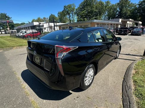 Used 2018 Toyota Prius Two w/ Prius Two Safety Plus Package FWD image 5
