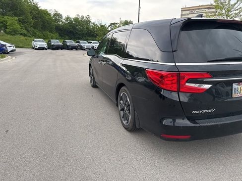 Used 2023 Honda Odyssey Elite image 8