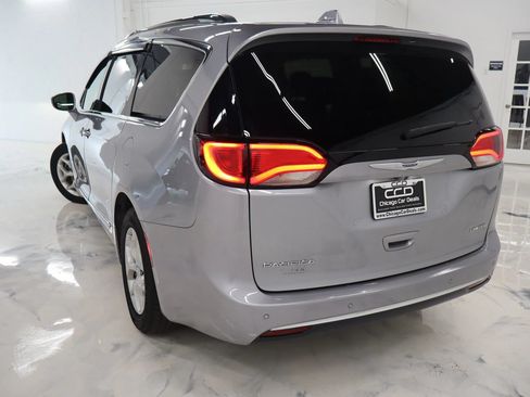Used 2019 Chrysler Pacifica Limited FWD image 5