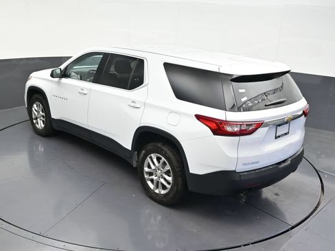 Used 2021 Chevrolet Traverse LS FWD image 18