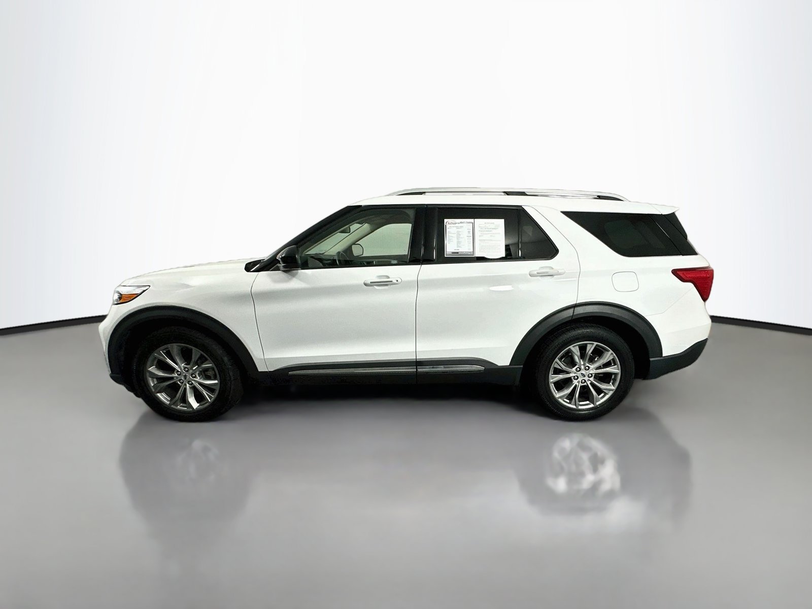 Used 2022 Ford Explorer Limited RWD image 4