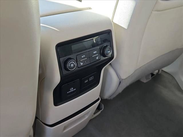Used 2021 GMC Acadia Denali w/ Denali Technology Package FWD image 18