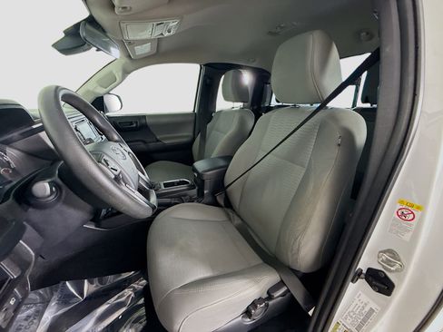 Used 2018 Toyota Tacoma SR w/ SR Convenience Package image 21