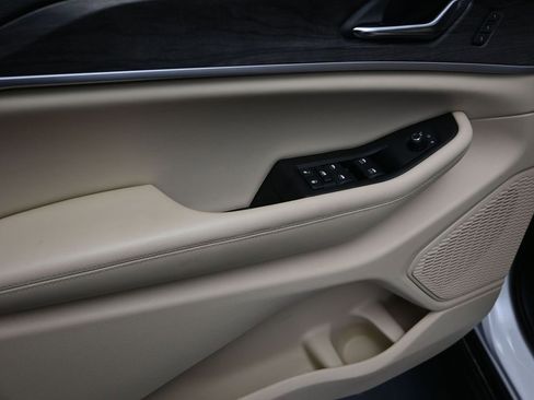 Used 2024 Jeep Grand Cherokee Limited w/ Luxury Tech Group II image 11