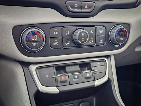 Used 2023 GMC Terrain SLT w/ Infotainment Package II AWD/4WD image 31