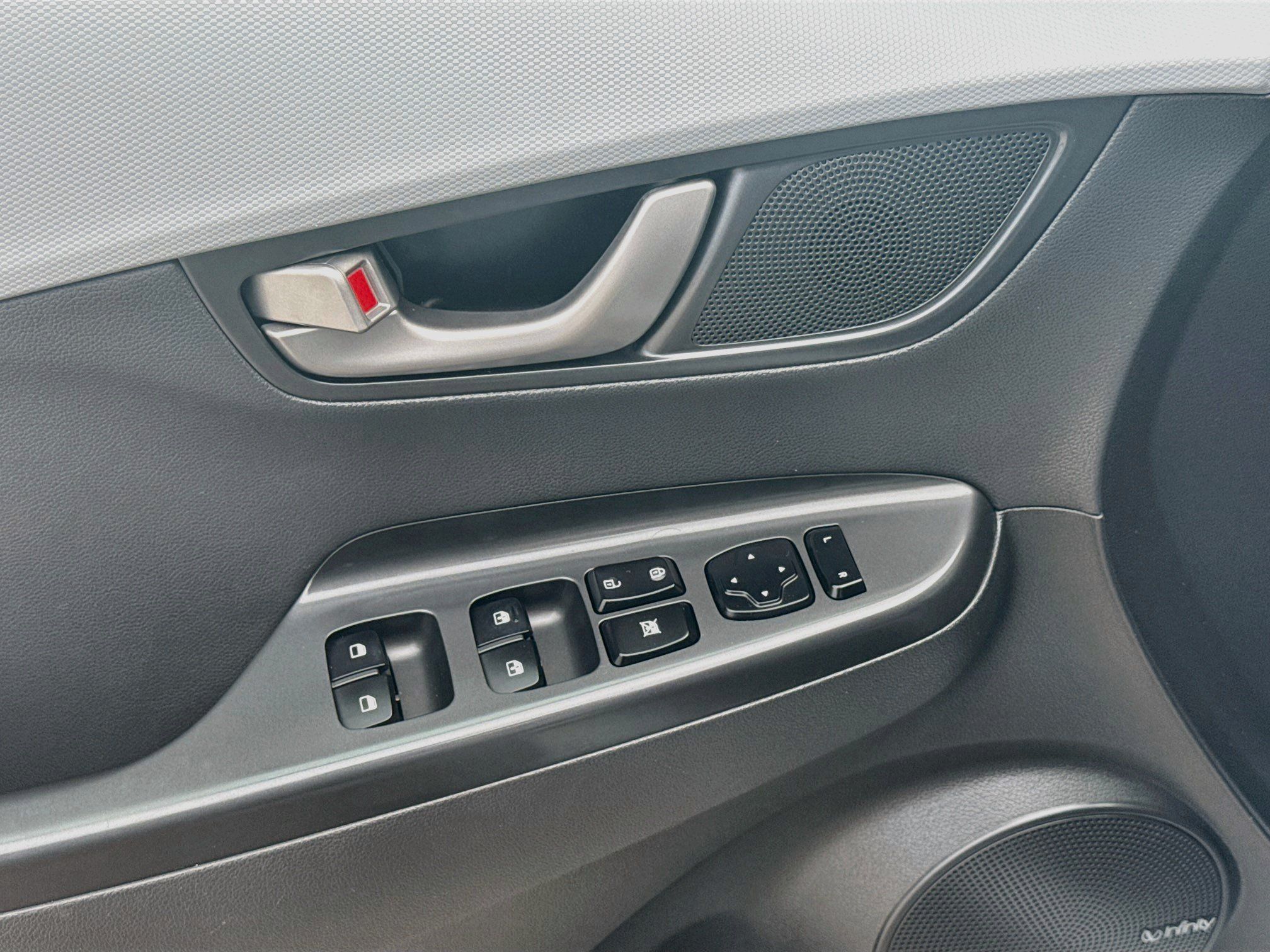 Used 2018 Hyundai Kona Ultimate FWD image 15