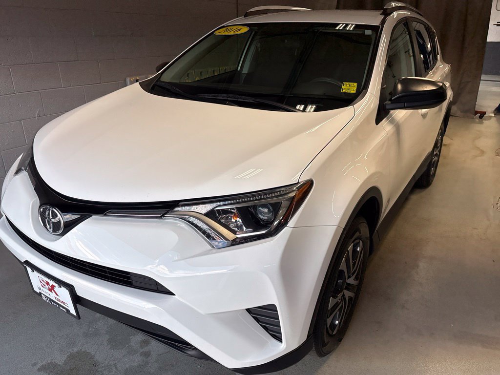 Used 2016 Toyota RAV4 LE AWD/4WD image 25