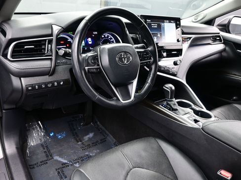 Used 2021 Toyota Camry XLE w/ Navigation Upgrade Package FWD image 13