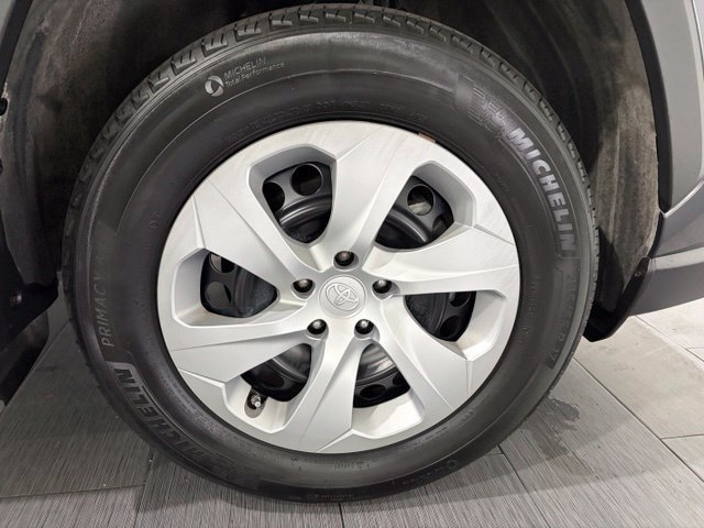 Used 2024 Toyota RAV4 LE FWD image 25
