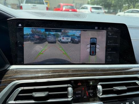 Used 2021 BMW X7 xDrive40i w/ Executive Package AWD/4WD image 14