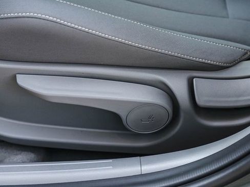 New 2025 Hyundai Elantra SEL FWD image 24