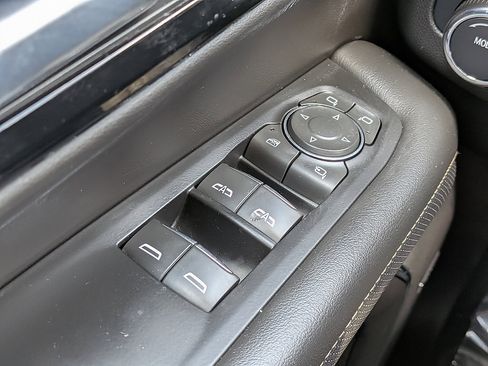 Certified 2025 Chevrolet Tahoe Premier RWD image 23