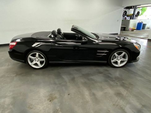 Used 2014 Mercedes-Benz SL 550 image 7