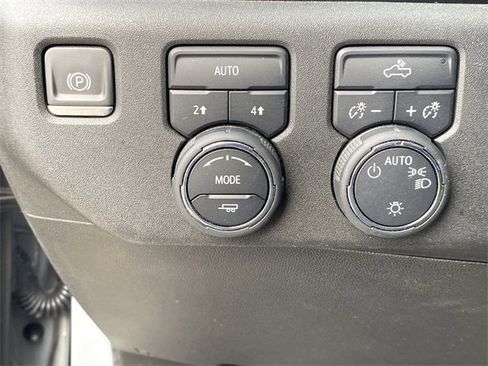 Used 2024 Chevrolet Silverado 1500 LT image 20