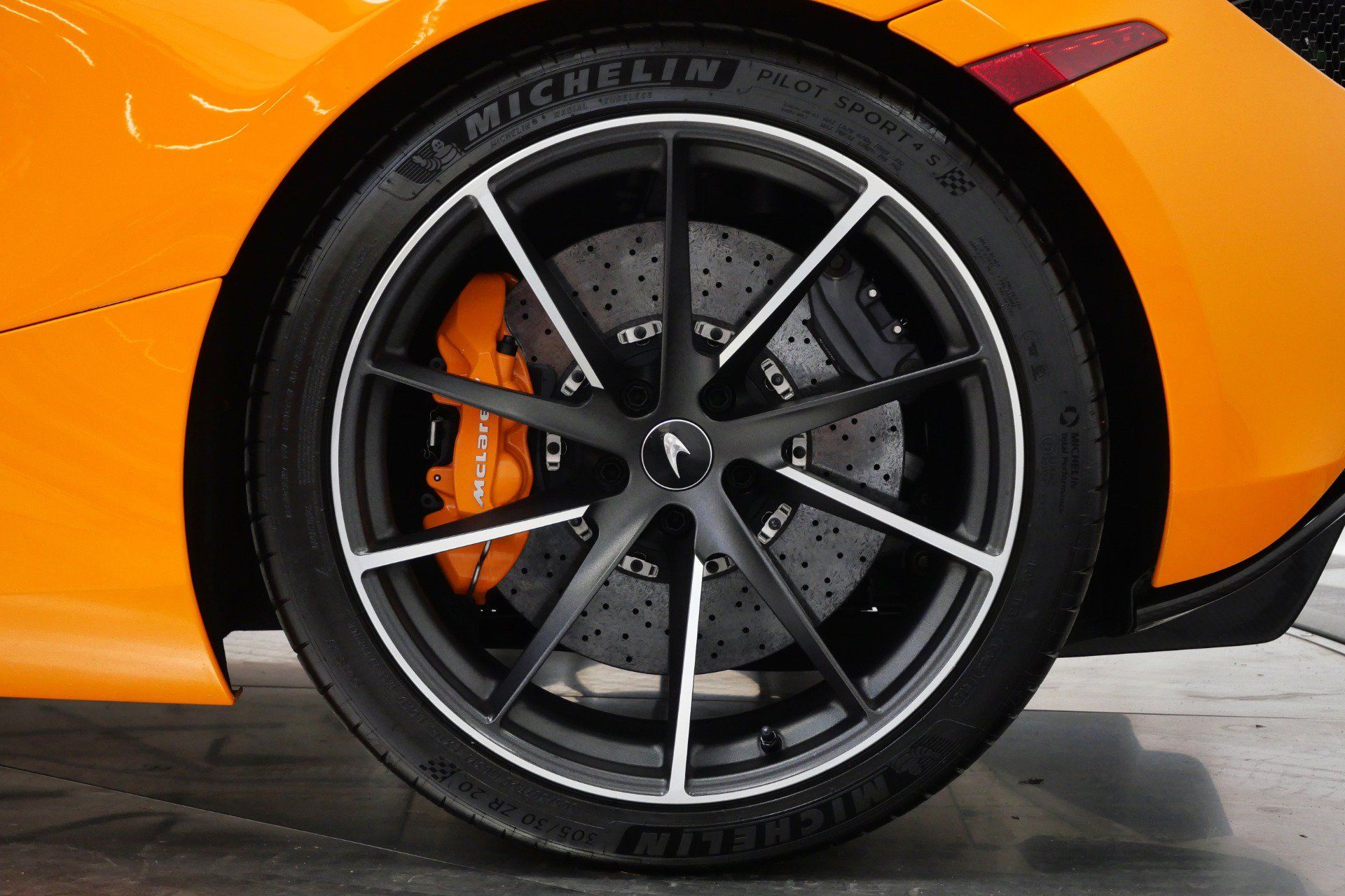 Used 2022 McLaren 720S Performance RWD image 11