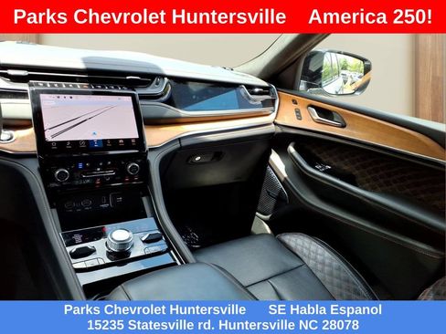 Used 2023 Jeep Grand Cherokee L Summit AWD/4WD image 25