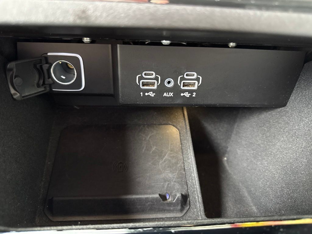 Used 2024 Jeep Wagoneer Series II w/ Flexible Seating Group RWD image 17
