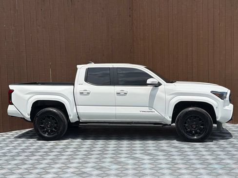Used 2025 Toyota Tacoma SR5 RWD image 13