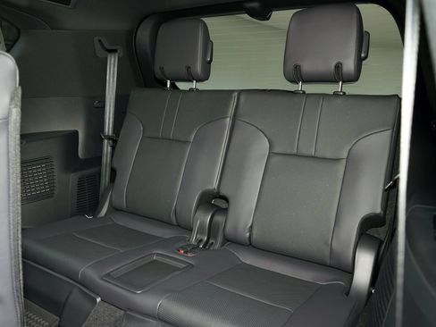 Used 2026 Lexus LX 600 4WD w/ Luxury Package image 32