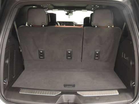 Used 2024 GMC Yukon Denali Ultimate AWD/4WD image 26