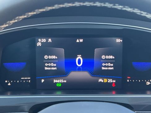 Used 2022 Volkswagen Tiguan SE w/ Panoramic Sunroof Package image 24