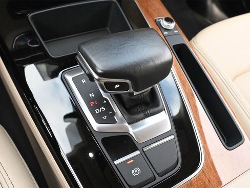 Used 2022 Audi Q5 2.0T Premium image 11