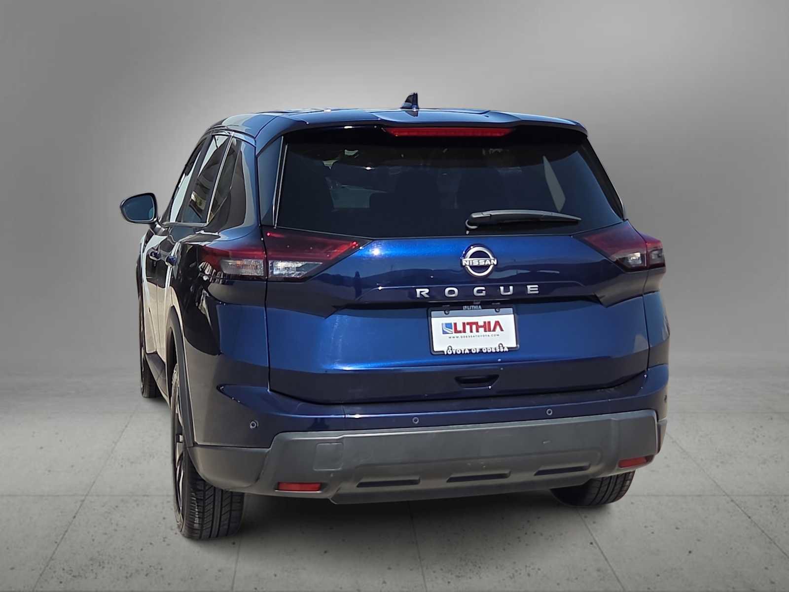 Used 2025 Nissan Rogue SV FWD image 6