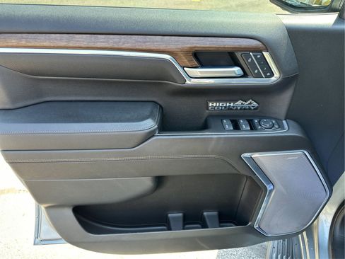 Used 2023 Chevrolet Silverado 1500 High Country w/ High Country Premium Package AWD/4WD image 21
