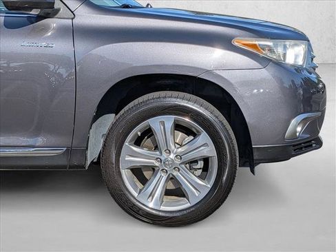 Used 2011 Toyota Highlander Limited w/ Tow Pkg AWD/4WD image 25