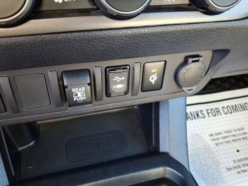 Used 2019 Toyota Tacoma SR5 image 18