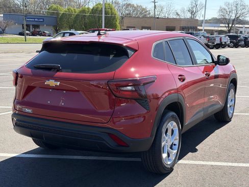 New 2026 Chevrolet Trax LS w/ LS Convenience Package FWD image 14