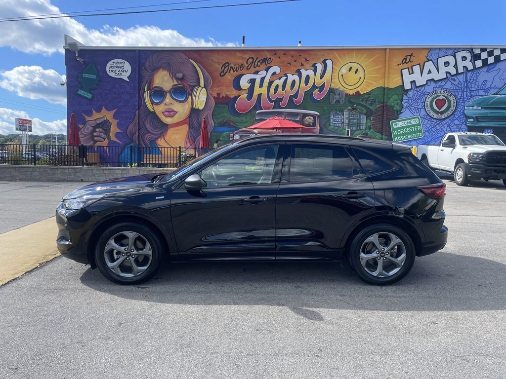 Used 2024 Ford Escape ST-Line FWD image 2