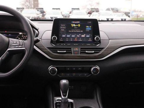 Used 2025 Nissan Altima 2.5 SV image 22