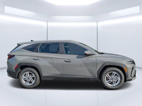 New 2026 Hyundai Tucson SE image 3