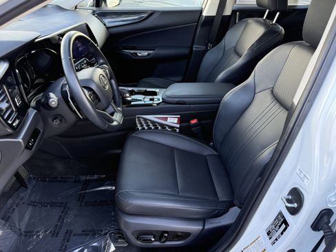 Certified 2025 Lexus NX 250 250 Premium image 18