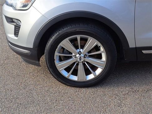 Used 2019 Ford Explorer Limited w/ Class III Trailer Tow Package image 9