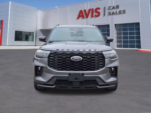 Used 2025 Ford Explorer ST-Line w/ ST-Line Street Pack AWD/4WD image 2