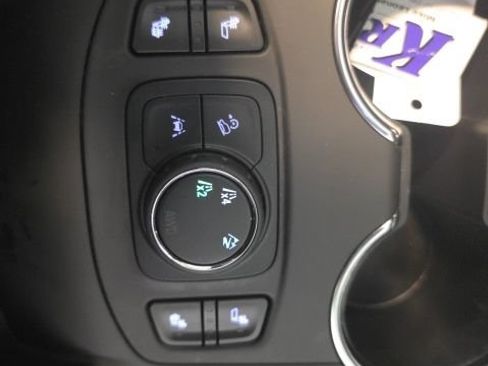 Used 2024 GMC Terrain SLE w/ Driver Convenience Package AWD/4WD image 34