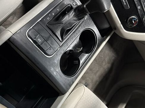 Used 2018 Kia Sedona L image 28