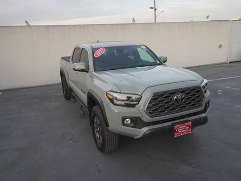 Certified 2023 Toyota Tacoma TRD Off-Road image 3